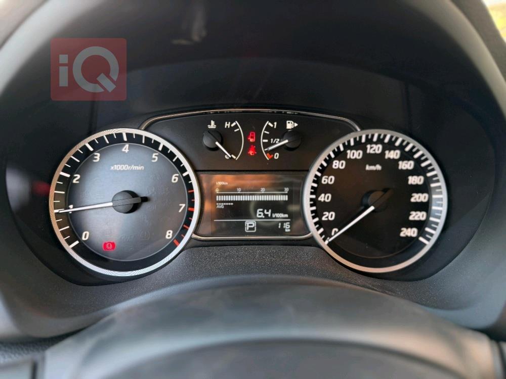 نيسان سيلفي